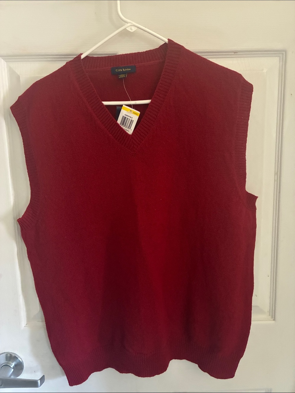Club Room Men’s Classic Regatta Red V-Neck Sweater Vest, Size: M, NWT